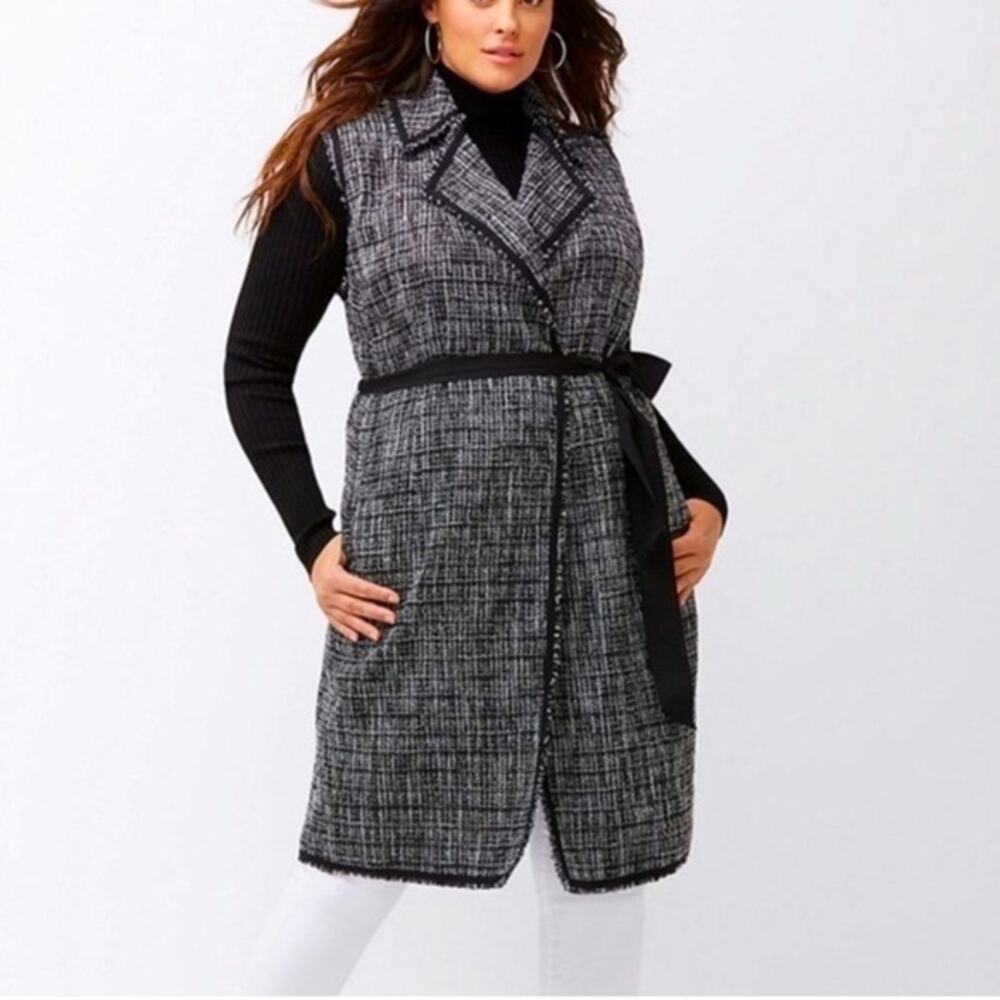 Lane Bryant black and white tweed sleeveless vest. Wool blend. 26/28 4X.